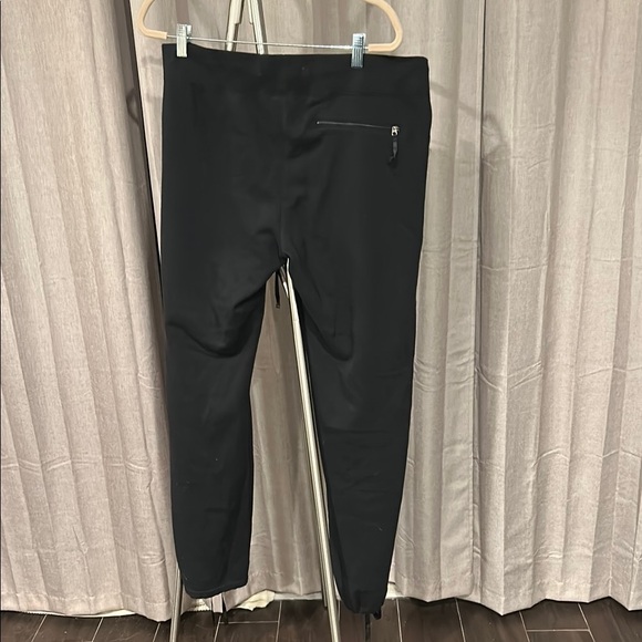 Old Navy Size 16 black women’s athletic wear /lounge pants. Super comfy. - Picture 4 of 5